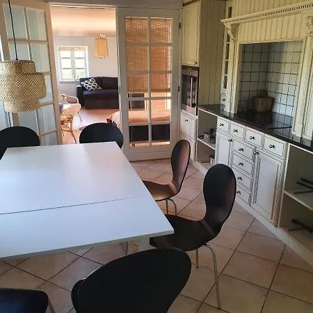 Slotsgaardens Feriegard. Lägenhet Jels